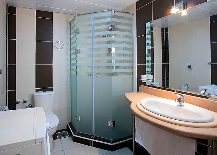 Royal Serviced Hotel