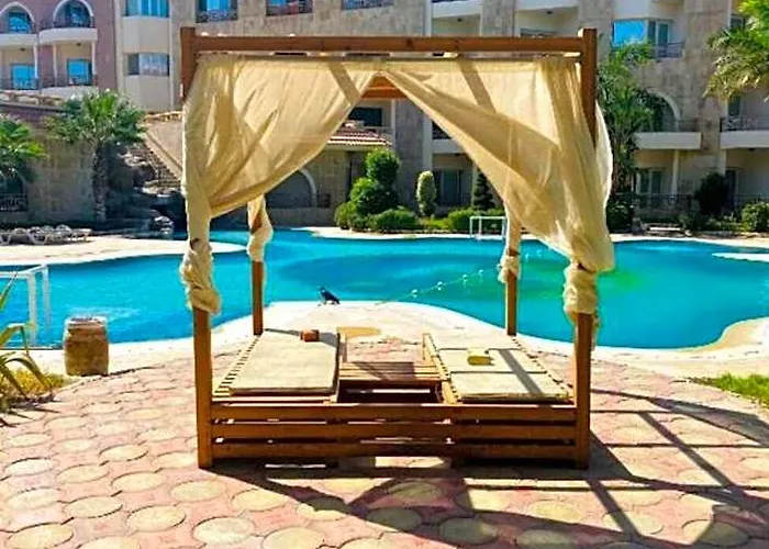 Royal Serviced Hotel 4*